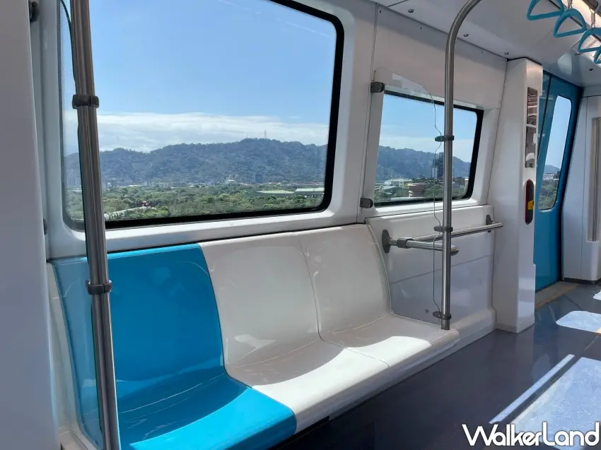 ▲捷運三鶯線清新明亮的車廂內部座椅與大片車窗景觀，乘客在未來正式通車後可以一邊搭車一邊欣賞沿途的自然生態。