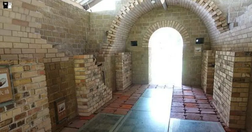 ▲「苗栗陶瓷博物館」內能看見特色苗栗窯，柴燒過程需持續投柴約 72 小時，窯內高溫讓柴灰與陶土自然作用，因此每件作品可以呈現獨一無二的釉彩變化。