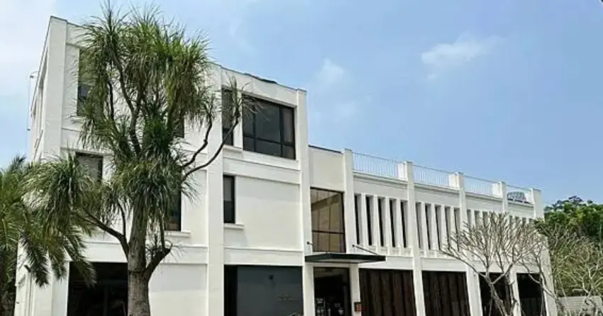 ▲「MODA & the MOON cafe」是間隱身山林的複合式咖啡廳，能在綠意環繞中品飲咖啡與甜點。