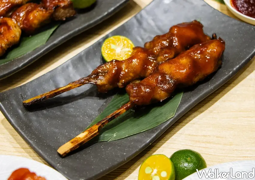 ▲聚餐推薦必點「起啵雷豬肉串」，炭烤香氣與起家雞靈魂香辣醬完美融合，帶來驚喜風味。
