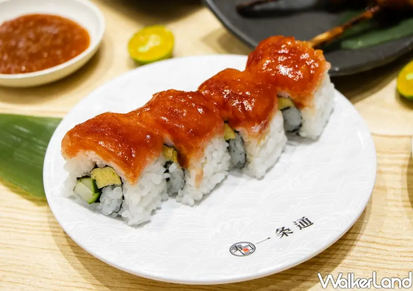 ▲一條通人氣新品「起啵雷鮪魚卷」一份4入售價90元，以濃厚韓式靈魂豐富日式料理的層次。