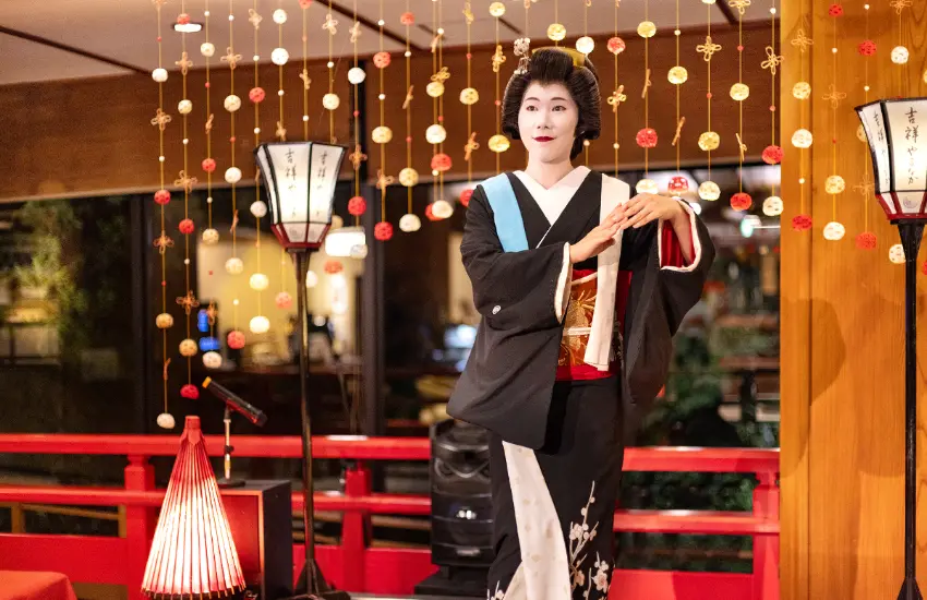 ▲館內將定時舉辦石川縣傳統藝能「山中節之夜」公演。