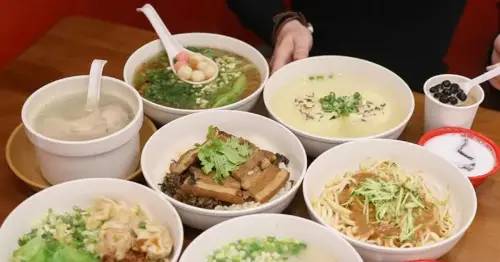 新竹清大夜市美食推薦！春大方客家麵食百元內開吃，豆花 珍珠奶茶吃到飽超划。