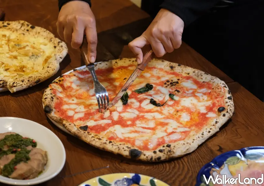 ▲極簡選單專注完美，L'Antica Pizzeria da Michele經典瑪格麗特披薩鋪滿莫札瑞拉起司與羅勒葉，香氣令人垂涎。(攝影：鄭雅之)