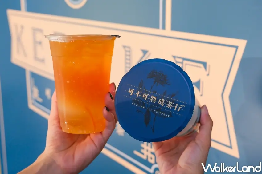 ▲可不可熟成茶行「柚檸紅茶」採固定糖冰、大杯限定販售,也推薦加點「水玉」增添Q彈咀嚼口感。(攝影:張人尹)