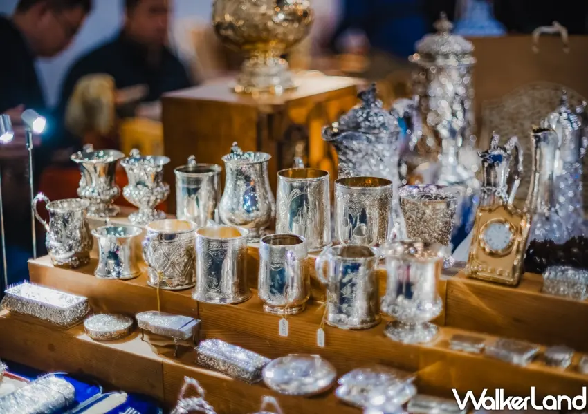 ▲台北蚤之市現場展出質感滿分的歐美與日式經典銀器杯盤古物,是收藏控必看亮點。