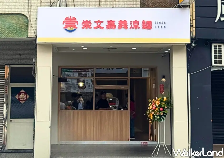 ▲老字號崇文嘉義涼麵二代店在7月首度跨縣市插旗台中美村路,木質調與文青感的全新店面吸引許多台中老饕與吃貨關注。