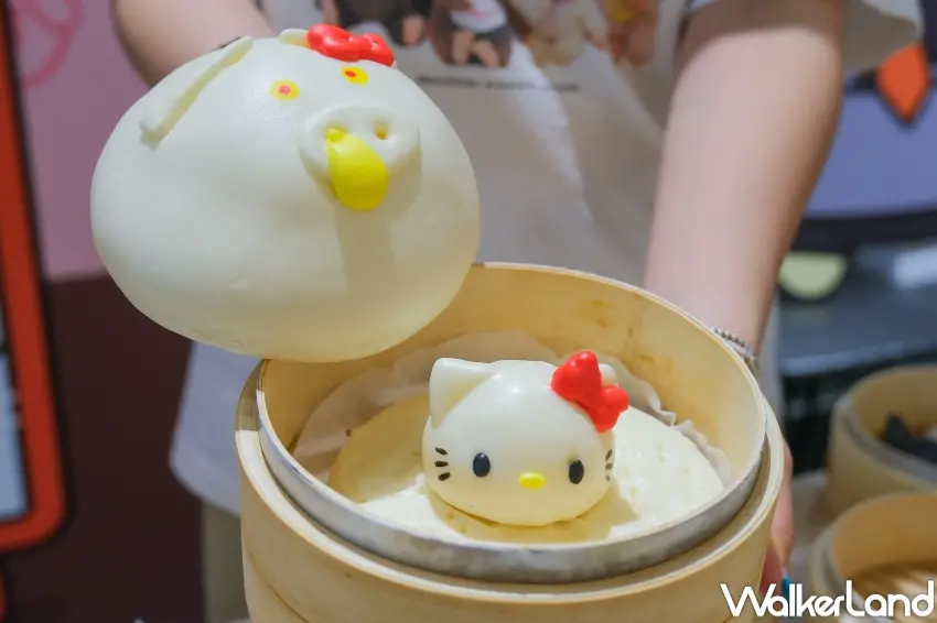 ▲點點心升級推出盲抽豬仔包,掀開豬仔外蓋後可隨機獲得三麗鷗角色造型包子。(攝影:張人尹)