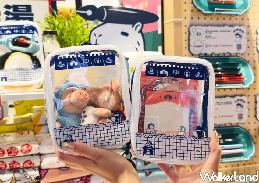▲誠品書店松菸現場展出近40款自創湯屋角色收納包,尤其是娃包更是今夏必收的創意文具配件。(攝影:鄭雅之)