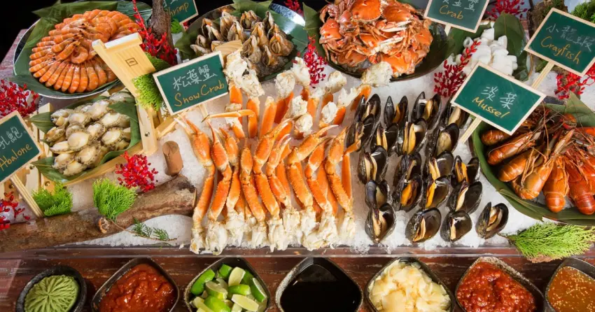 台北文華東方吃到飽新主餐登場！帝王蟹松葉蟹無限暢吃搭配日本和牛海陸盛宴。