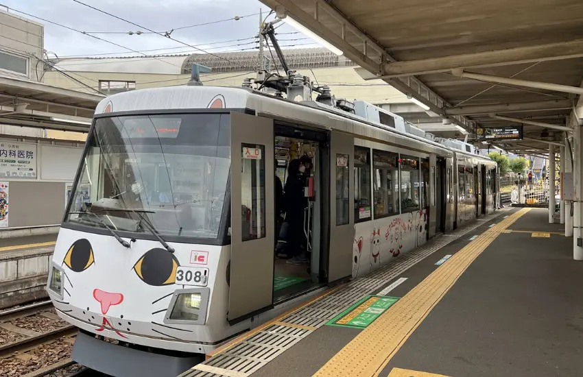 ▲東急世田谷線全長約5公里,共設有10座車站,從三軒茶屋一路連接至下高井戶,全線採均一票價。