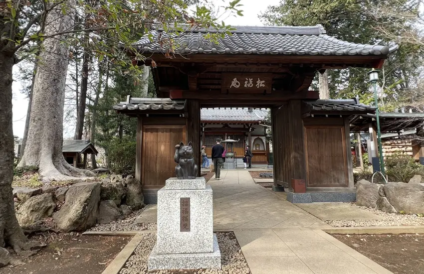 ▲招福殿供奉的是招福觀音菩薩立像,主要祈求家庭平安、招福避厄與良緣。