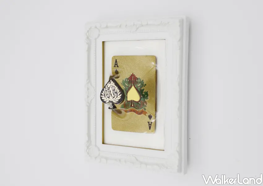 ▲松枝悠希《Playing Cards Parl》系列作品將撲克牌花色從平面剝離,暗示個體能主動解構社會既定規則,重新掌握生命的主導權。