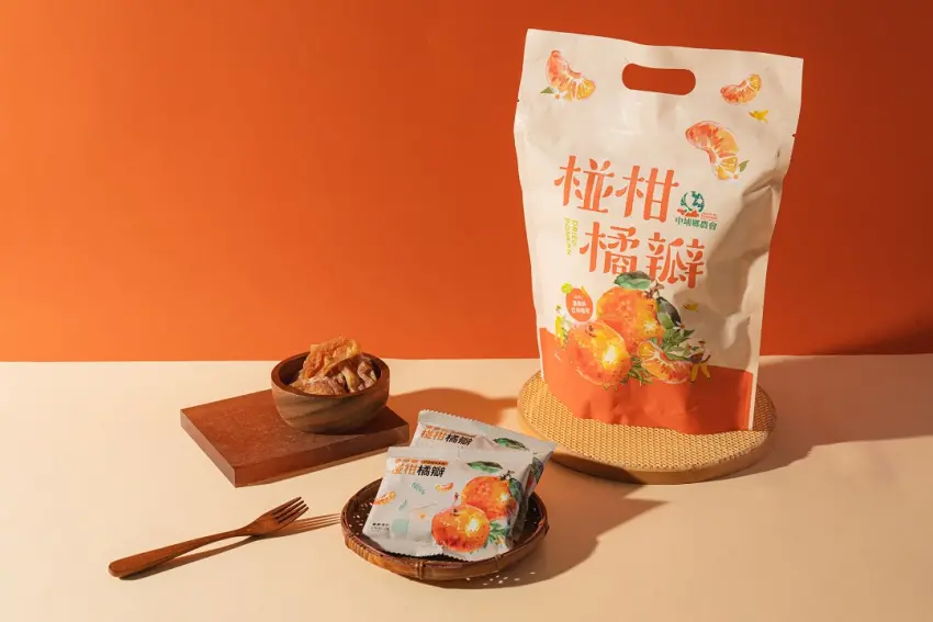 ▲完美保留果肉水份與彈性的椪柑橘瓣,讓人一打開就忍不住一口接一口。