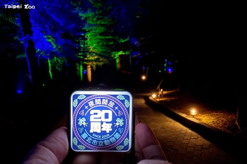 ▲身上的特殊彩繪一走進紫外燈涵洞立刻魔幻感滿滿,絕對是今夏拍照首選。