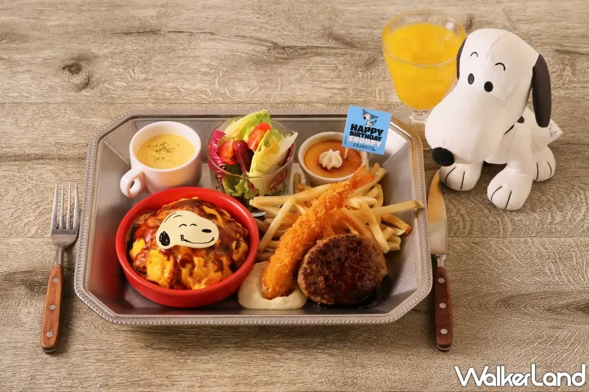 ▲限定菜單「Snoopy生日歐姆蛋包飯拼盤」,造型起司超吸睛。圖/PEANUTS Cafe提供;窩客島整理