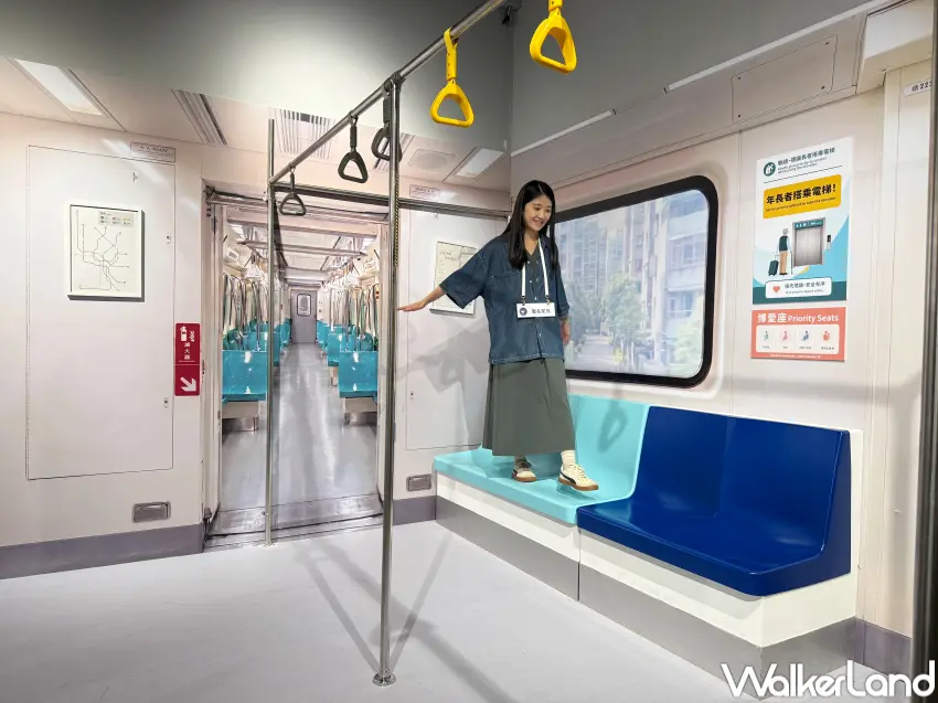 ▲台灣獨家炎上場景必拍!1:1擬真捷運車廂與座椅,可以直接躺平、用雙腳踩在捷運座椅上。(攝影:鄭亦庭)
