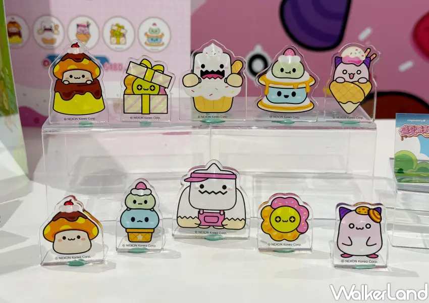 ▲楓之谷主題餐廳滿額贈品!消費滿額送立體場景透卡、迷你小飯友。(攝影:鄭亦庭)