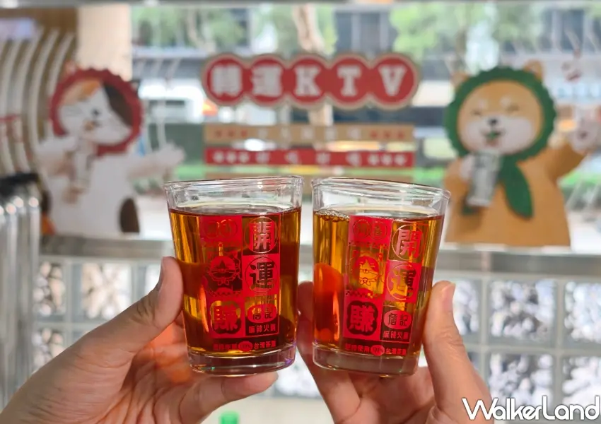 ▲掃描QRcode玩歌詞填空遊戲,就有機會抽中超可愛的詹記聯名開喜限量啤酒杯。(攝影:鄭雅之)