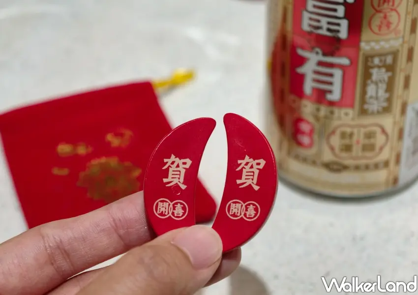 ▲於全台指定合作餐廳消費並完成任務,就能獲得超特別的限量聯名白沙屯聖筊。(攝影:鄭雅之)