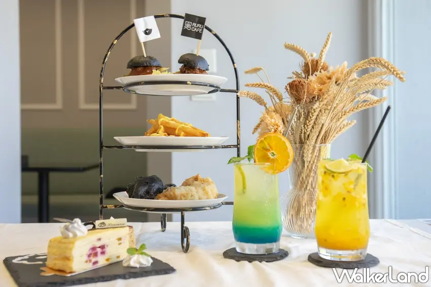 ▲黑RURU CAFE雙人下午茶餐券兩人只要799元,可享招牌小漢堡、炸物、精選甜點及自選飲品,並近距離與瓦萊黑鼻羊及熊貓羊互動,為下午茶增添療癒亮點。圖/黑RURU CAFE提供;窩客島編輯李維唐整理