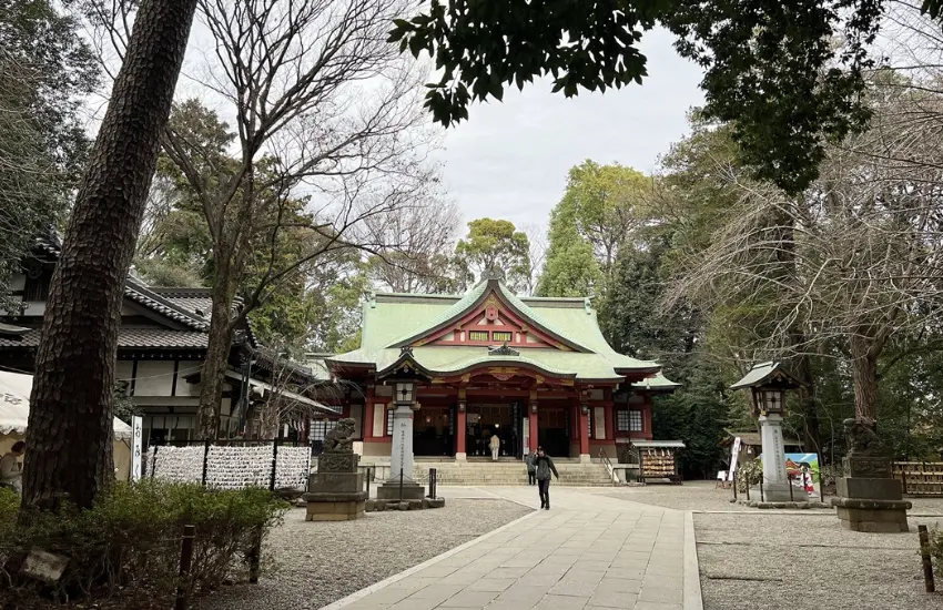 ▲吃完咖哩飯可以散步到對街的世田谷八幡宮消化一下。