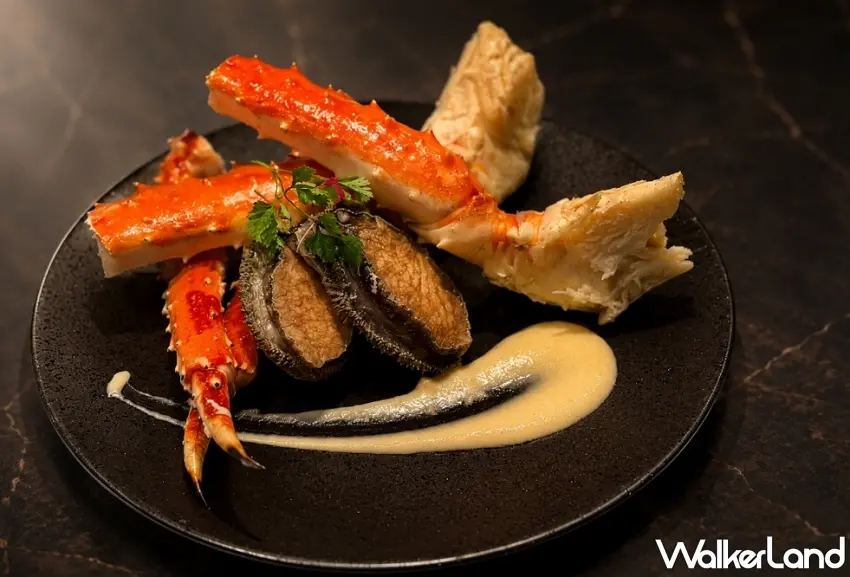 ▲平日午晚餐位上尊榮料理主打半隻鱈場蟹腳與鮮美南非活鮑魚。 圖/台北士林萬麗酒店提供;窩客島整理