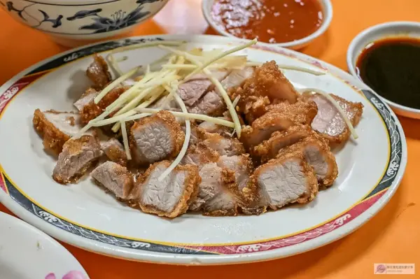 ▲大稻埕銅板美食推薦!80年大稻埕老店「賣麵炎仔」一碗古早味湯麵只要20元銅板價。(攝影:部落客 靜兒貪吃遊玩愛分享)