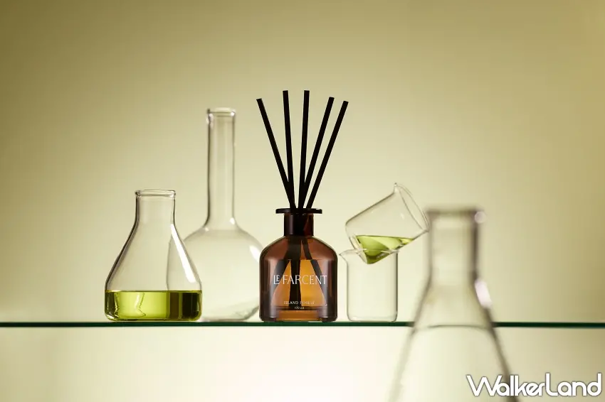 ▲結合專利配方與植萃精油調和,FARCENT法頌木質調精油為忙碌生活創造沉澱放鬆片刻。圖/FARCENT法頌提供;窩客島編輯李維唐整理