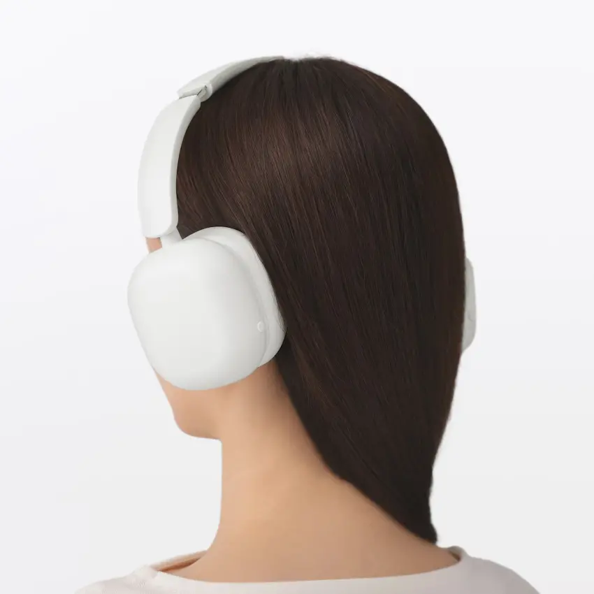 ▲日本無印良品推出全新降噪無線全罩式耳機,以霧面質感與極簡線條打造零負擔的日常配件。