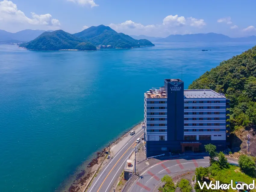 ▲渡假村緊鄰蔚藍的瀬戸内海,擁有絕佳的無敵海景地理位置。 圖/Livemax Resort三原溫泉Sea Front提供;窩客島編輯李維唐整理