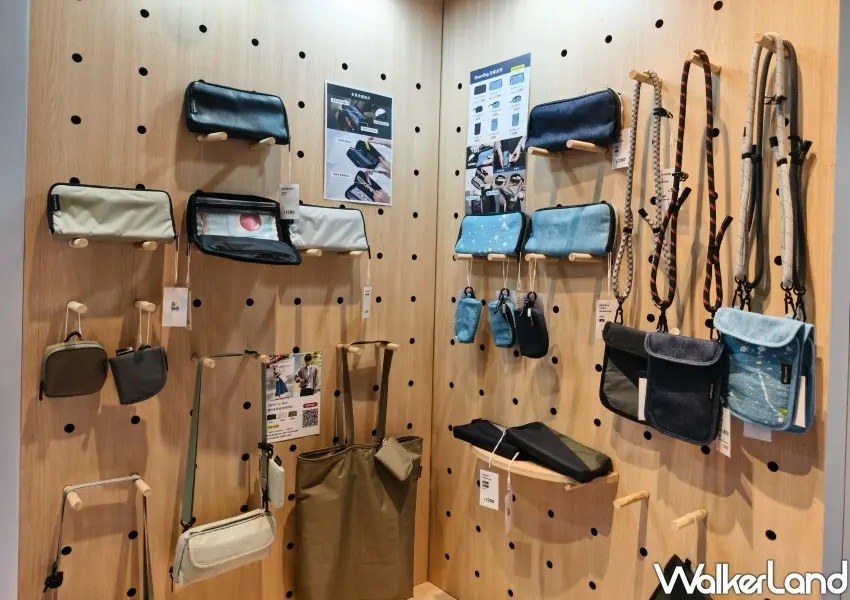 ▲nininono六週年快閃店展示多款旅行收納與變形隨行包商品,(攝影:鄭雅之)