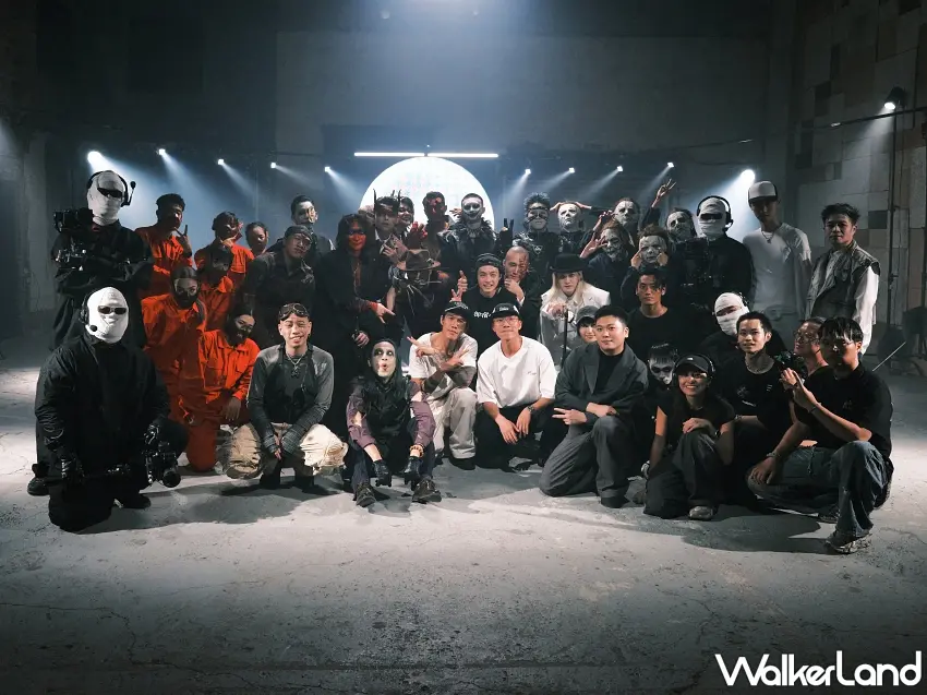 ▲年度官方主題曲〈ALIVE〉單曲封面，特別運用實驗性的鬼魅風格與底片效果，呈現參與音樂人「魔化」後的震撼視覺。 圖／THAT’S MY SHHH提供；窩客島編輯李維唐整理