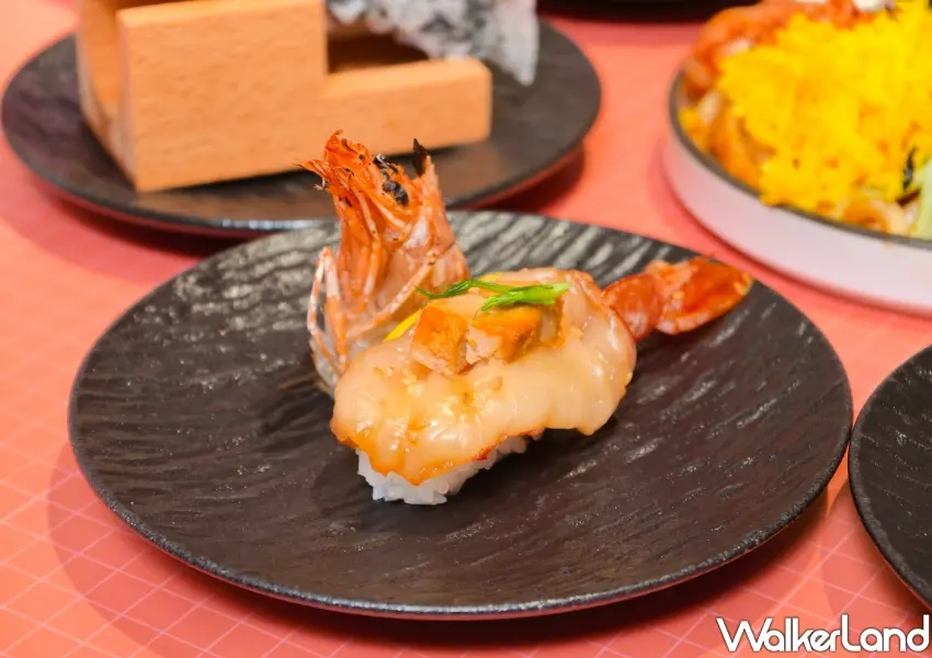 ▲升級版金点麻藥赤蝦嚴選天使紅蝦搭配安康魚肝與韓式麻藥醬,鹹香濃郁令人著迷。(攝影:鄭雅之)
