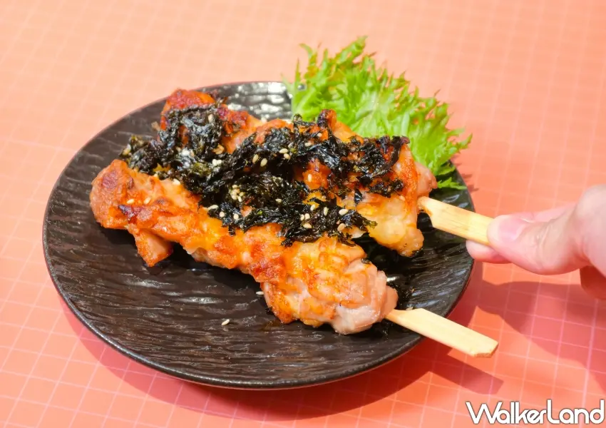 ▲金点春川起司雞用韓式春川辣醬裹覆鮮嫩炸雞,撒上起司香辣濃郁。(攝影:鄭雅之)