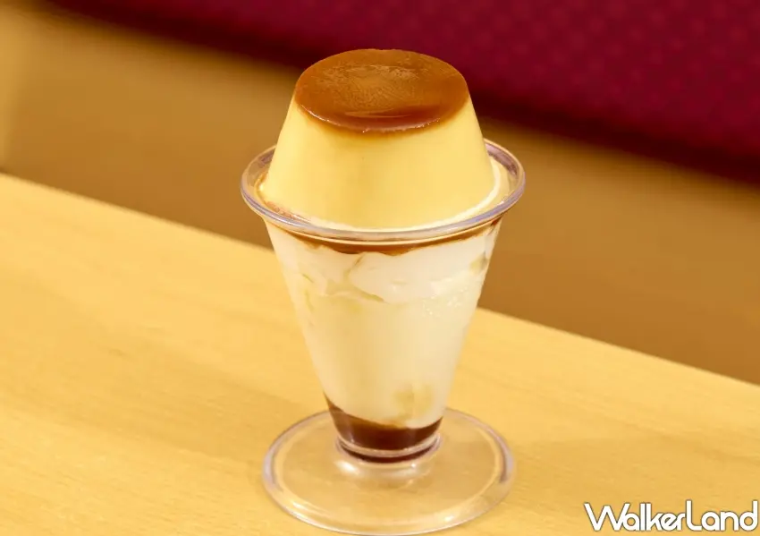 ▲壽司郎全新推出經典布丁聖代，豪邁放上一整顆紮實布丁，完美重現昭和風格日式喫茶店甜點風情。