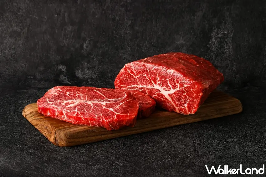 ▲情定胡同萬分豪感活動期間，享用指定限定餐點即可參加抽獎，有機會獲得價值17,000元的台北萬豪酒店經典客房住宿券。圖／橘焱胡同集團提供；窩客島編輯李維唐整理