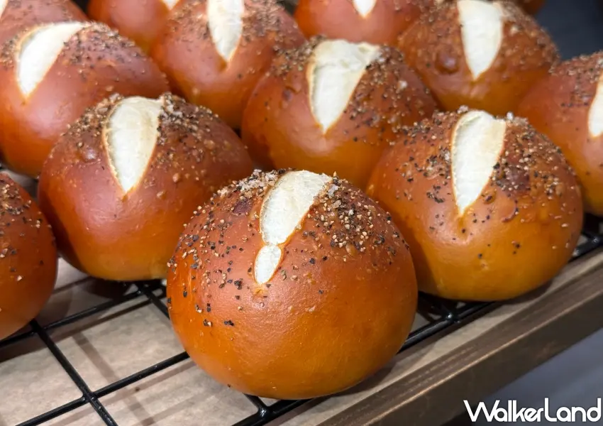 ▲全新烘焙品牌BAKERHOOD插旗台北東區,帶來許多特色麵包。(攝影:鄭雅之)