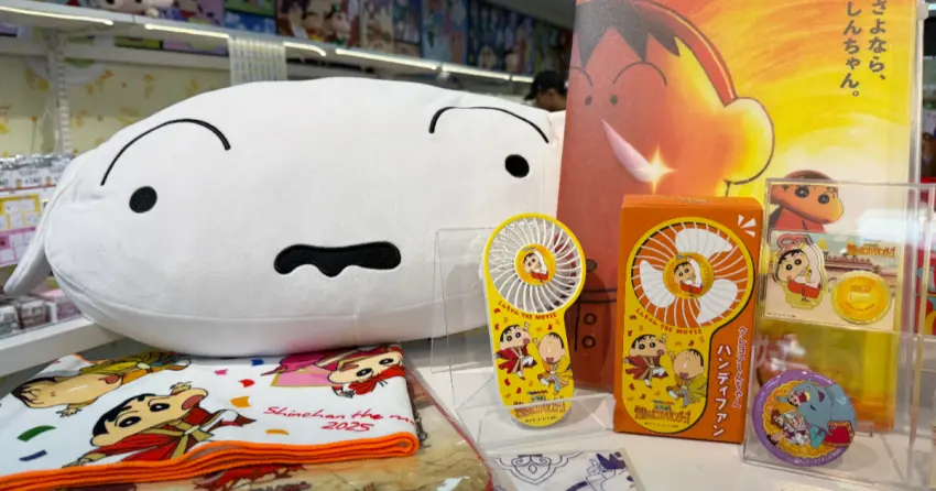 全台首間蠟筆小新專賣店！西門蠟筆小新百款周邊日本直送，等身機器人爸爸 馬卡歐必拍。