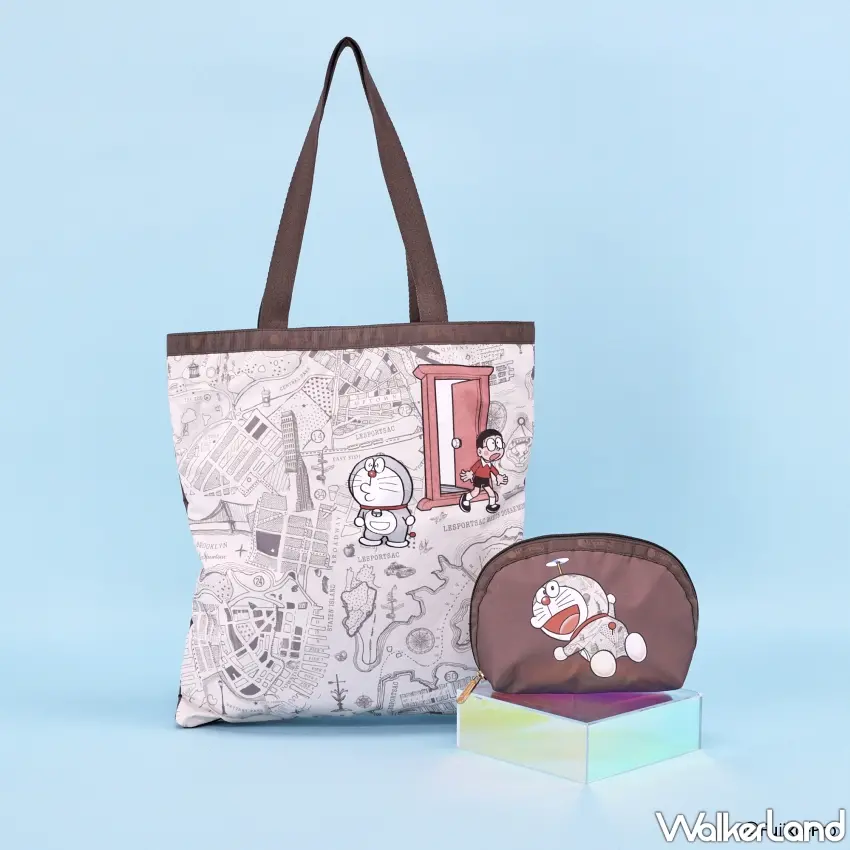 ▲Doraemon In NYC系列以紐約地圖為基底,結合哆啦A夢與大雄穿梭任意門的生動畫面,推出實用的A4大托特包與圓弧化妝包。圖/LeSportsac提供;窩客島編輯李維唐整理