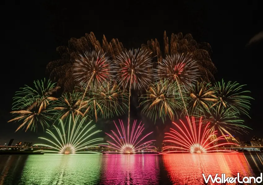 ▲2026大稻埕夏日節浪漫開幕,沉浸式水岸煙火與音樂會交織夏日夜空。