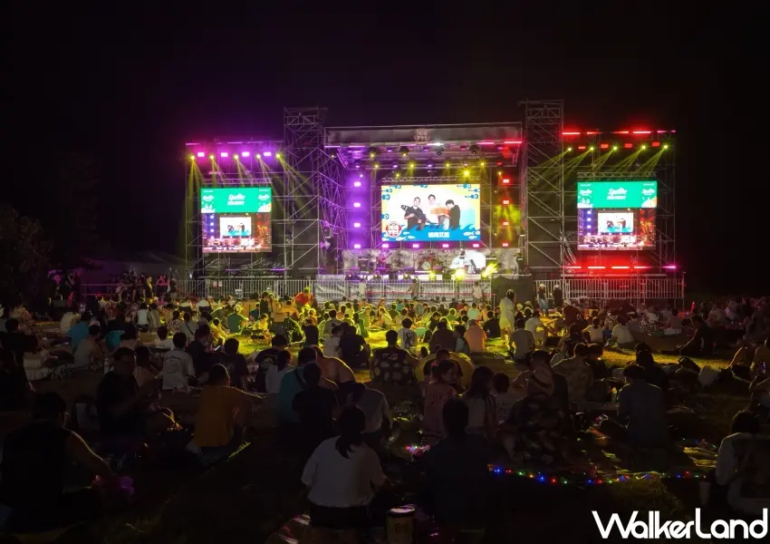 ▲新北河海音樂季接力登場,原創樂團現場開唱嗨翻淡水漁人碼頭。