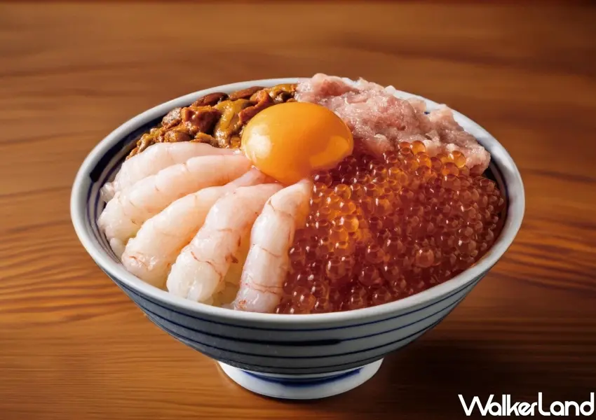 ▲饕客必吃的魚君帶來滿載甜蝦與鮭魚卵的浮誇系海鮮丼飯,呈現頂級美味饗宴。