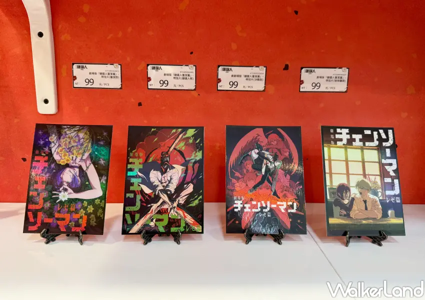 ▲新光南西鏈鋸人快閃店開賣多款鏈鋸人蕾潔篇明信片。(攝影:鄭亦庭)