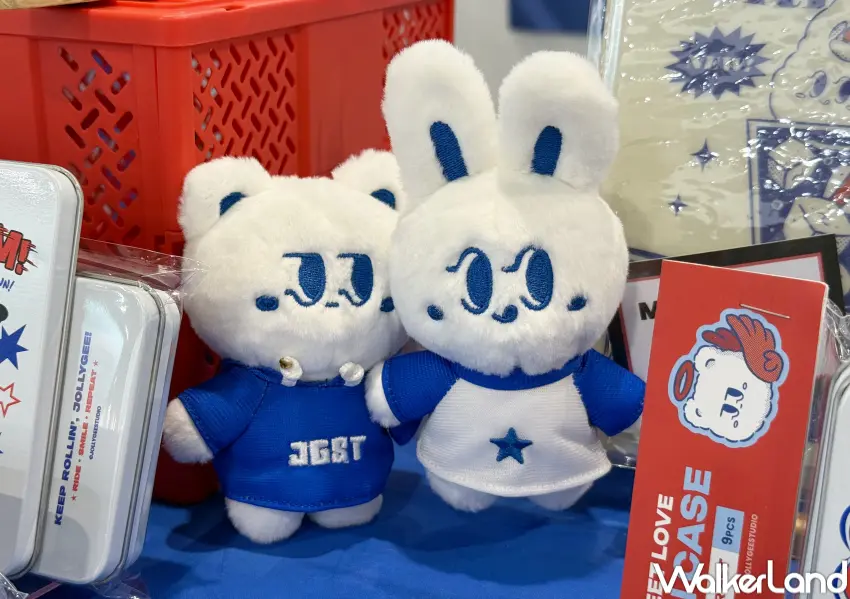▲2026文博會首次登場品牌推薦!韓國品牌JOLLYGEE STUDIO推出衣服、頭巾、壓克力立牌等新品。(攝影:鄭亦庭)