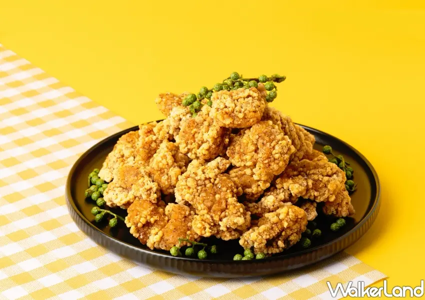 ▲全新登場的「青花椒鹹酥雞PLUS」單點售價89元,嚴選頂級青花椒精準調配辛香比例,呈現香麻酥脆立體風味。