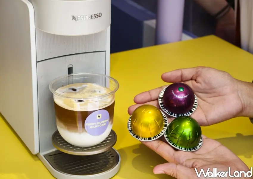▲現場能親手操作全新 Vertuo UP 膠囊咖啡機，並提供淺焙果香索莉里歐、中焙木質香墨西哥與深焙可可香星巴克佛羅娜等三款免費試喝選擇。(摄影：鄭雅之)