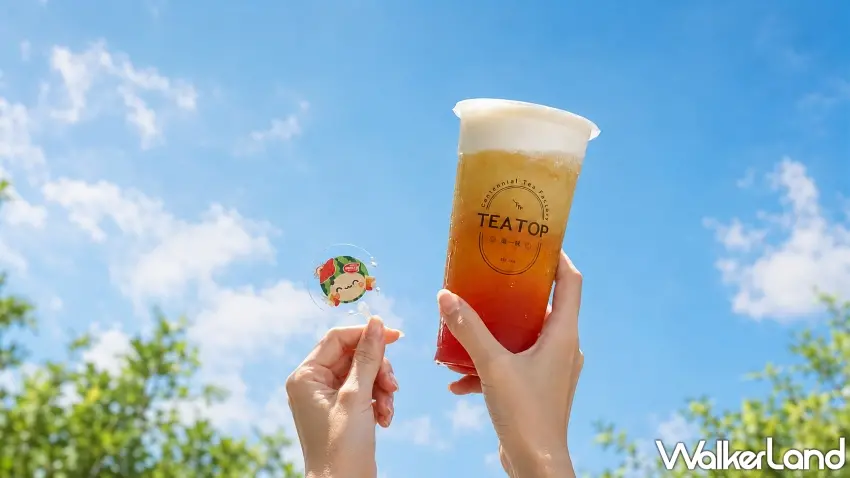 ▲手握清爽漸層西瓜飲品與可愛透明西瓜迷你扇。圖/TEA TOP第提供;窩客島編輯李維唐整理。