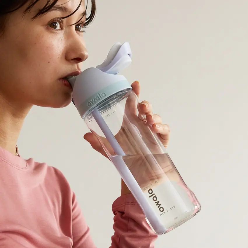 ▲FreeSip系列主打專利雙飲口設計,讓使用者能在直飲與吸管兩種喝法間自由切換。
