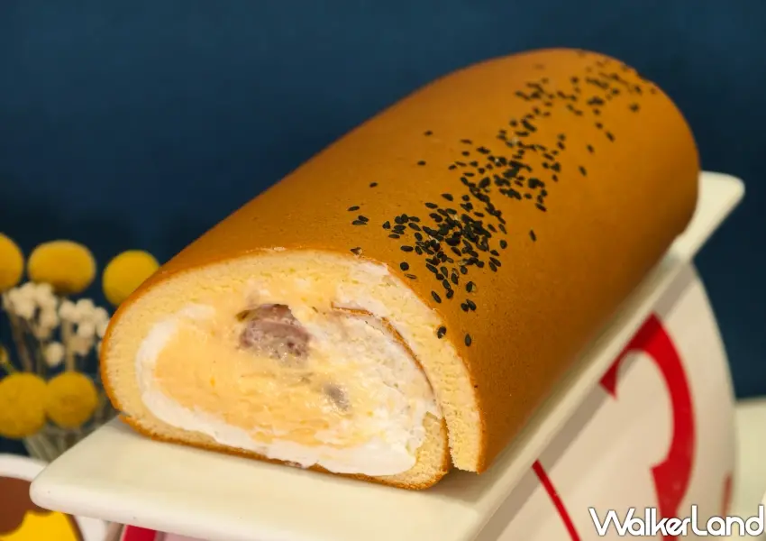 ▲亞尼克中秋限定回歸「蛋黃酥風味生乳捲」,經典傳統風味結合輕盈奶霜,適合中秋團聚與家人共享。(攝影:鄭雅之)